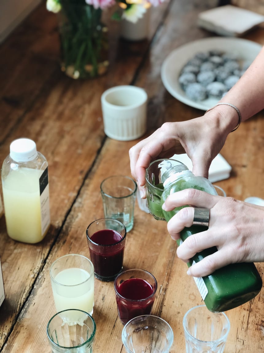 Fresh pressed juice station courtesy of Jujubeet . Photo credit: Jordan Carlson