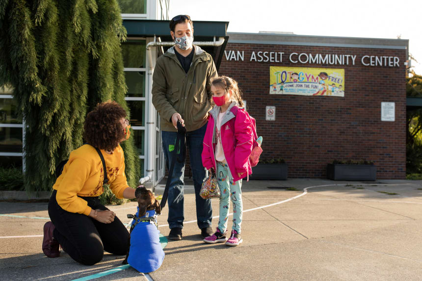 Kirsten at a community literature drop./ Image credit: Jenny Jimenez